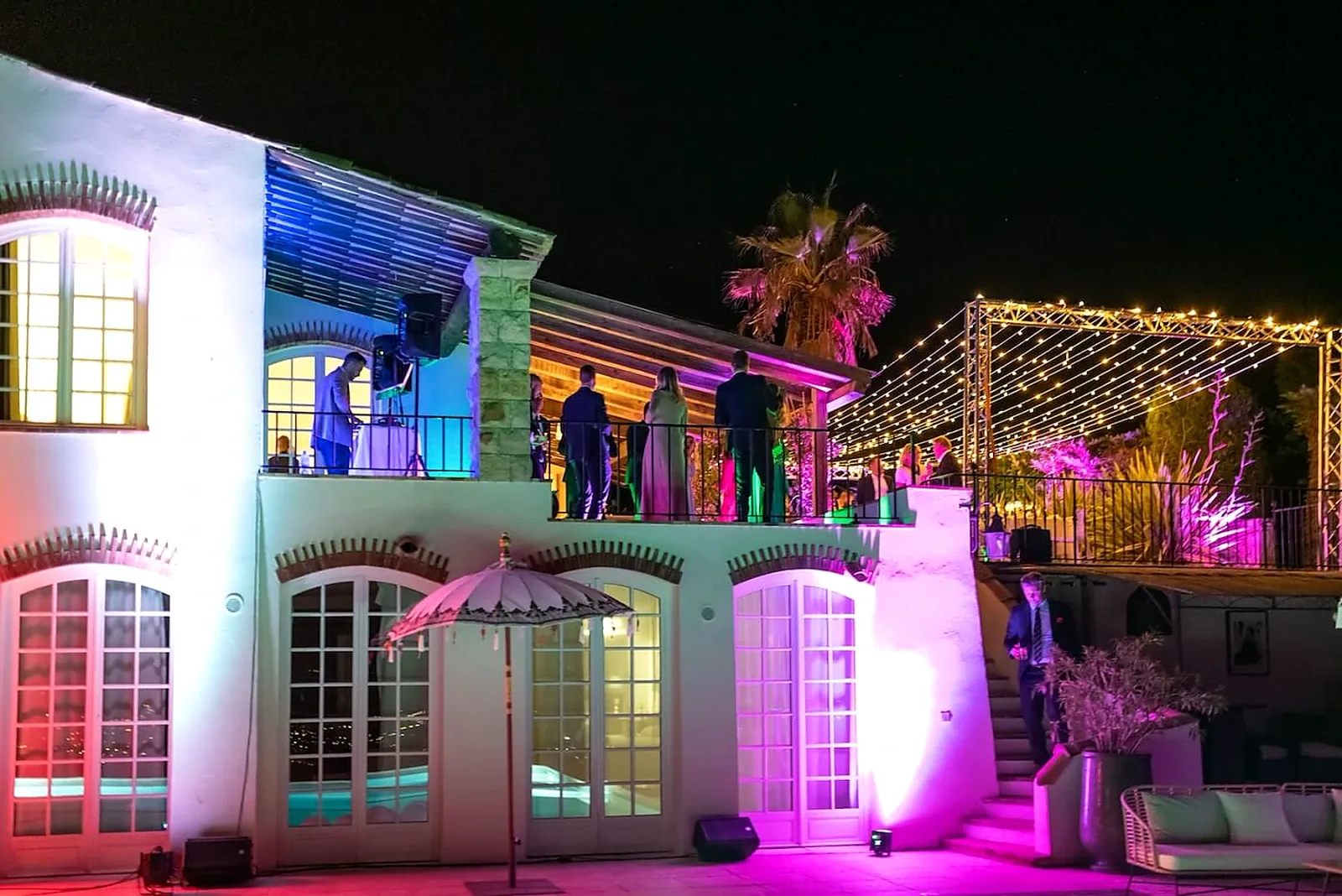 Villa &eacute;clair&eacute;e pour une r&eacute;ception en soir&eacute;e &agrave; Cannes